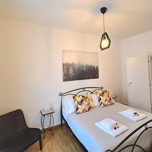 Flavel Colosseo Apartment