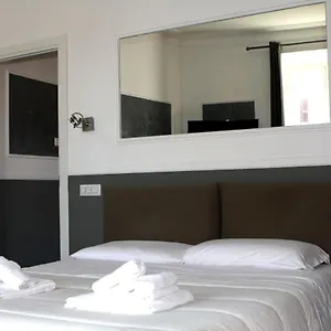 Coolhouse At Colosseo Apartment